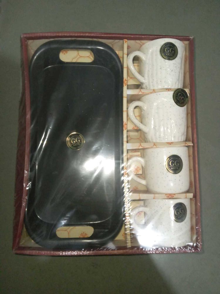 Cups &amp; Plate Set