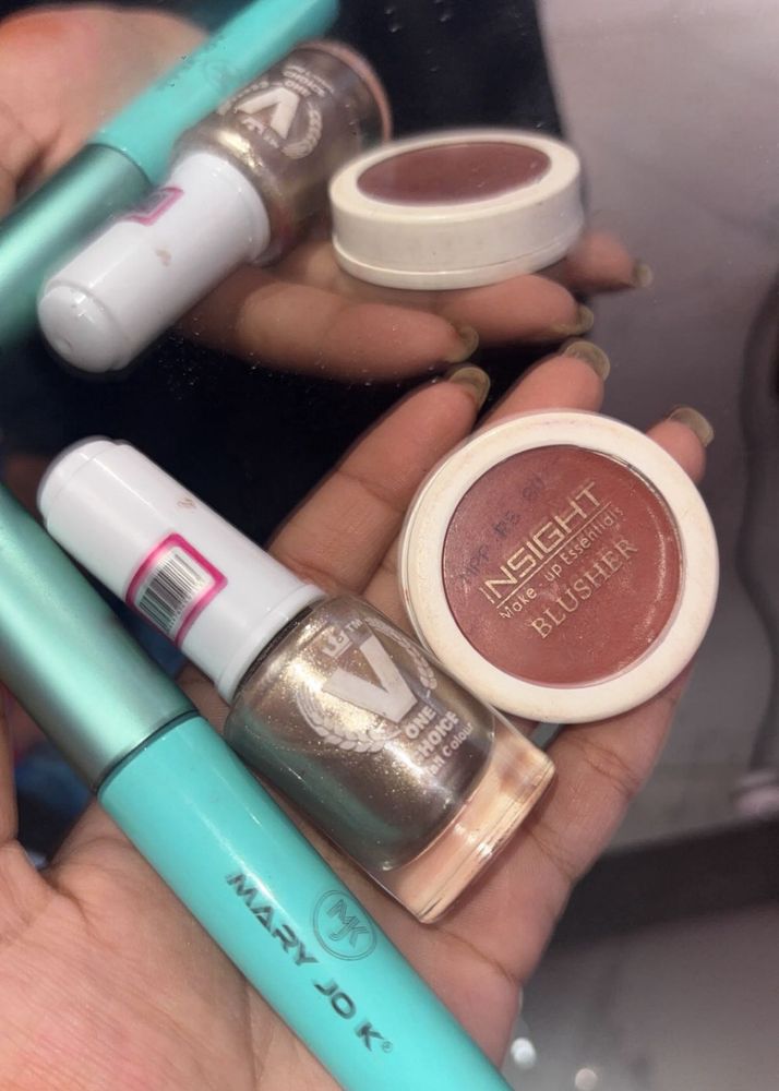Blusher•maskara•nail Paint
