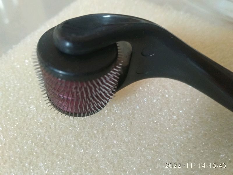 Derma roller for hair