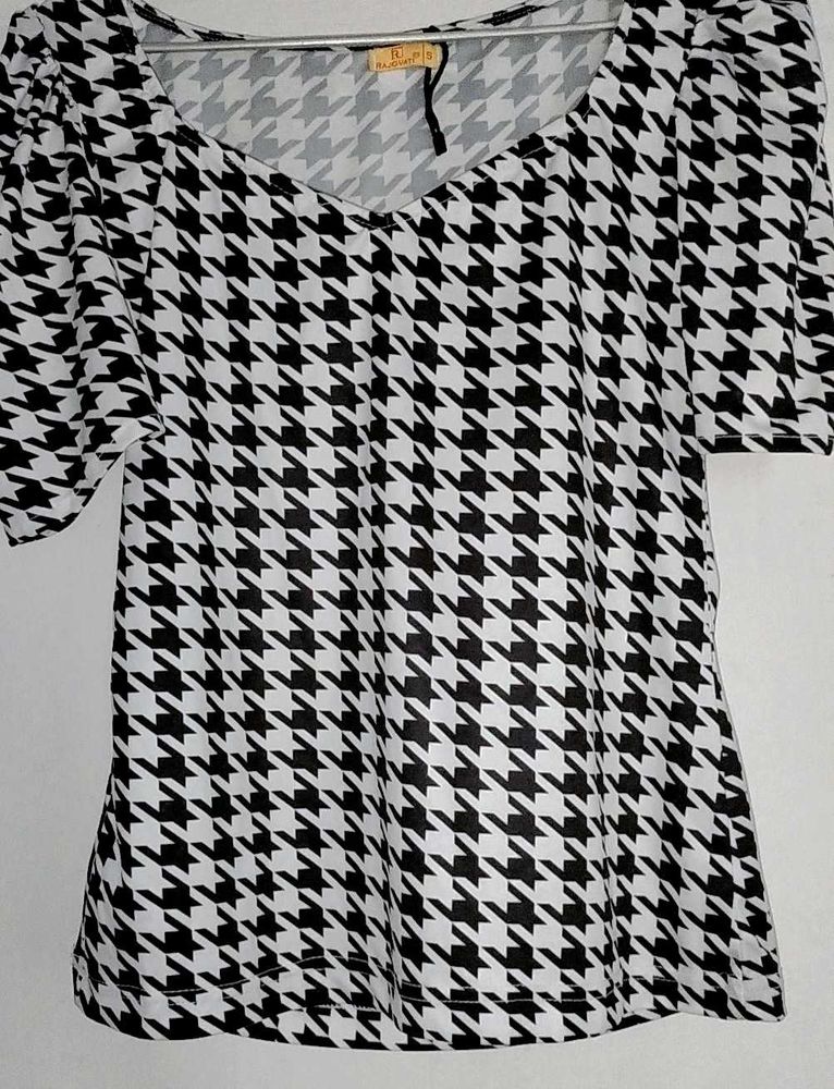 Houndstooth Print Top