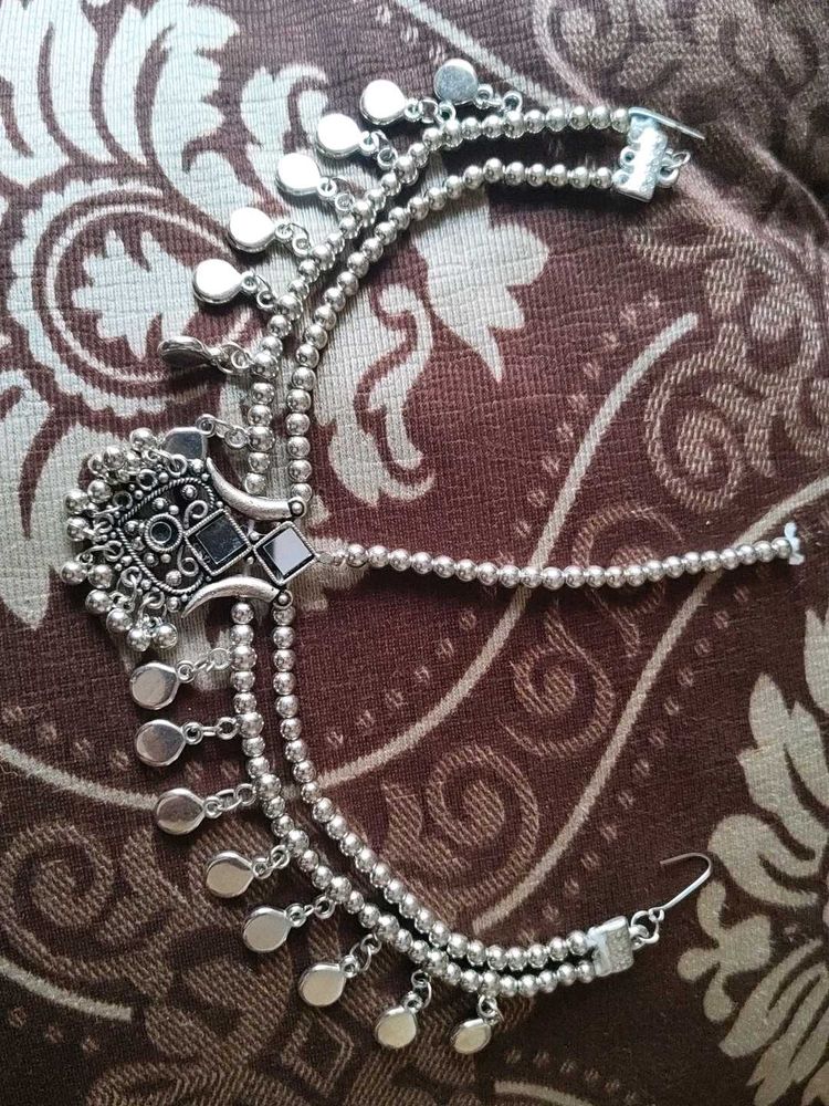 Navratri Necklace With Bindi