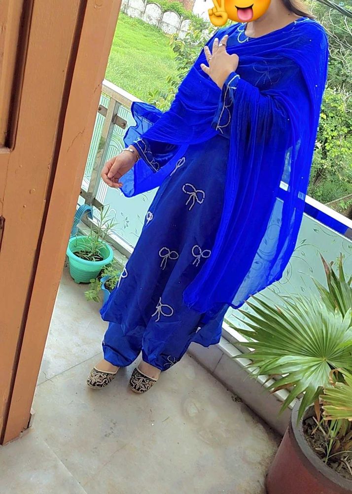 Today Trending Bow Suite Dupptta Kamiz Trouser
