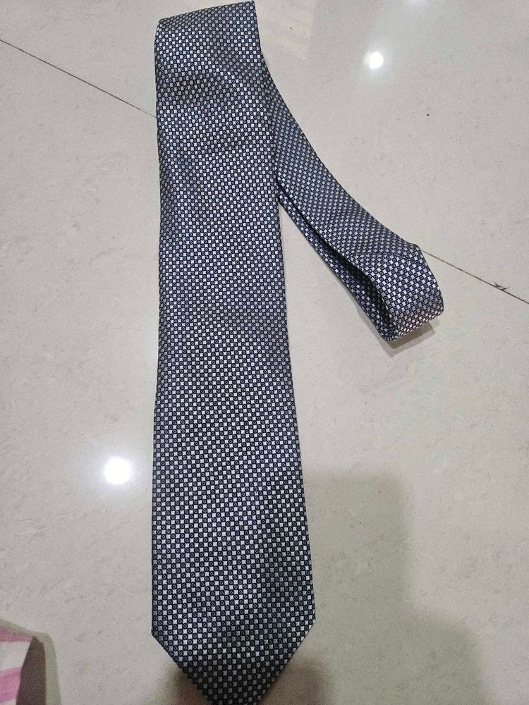 Classic Patterned Tie