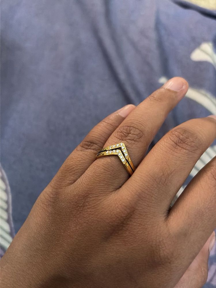 Gold Chevron Ring Size-6