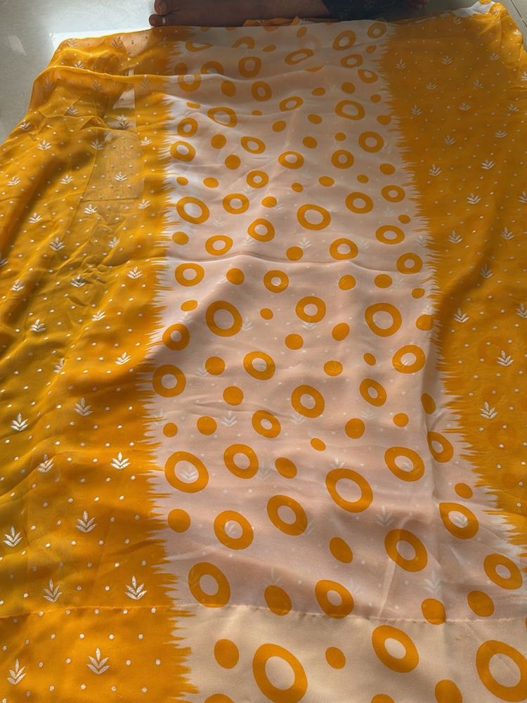 Yellow &amp; White Printed Saree