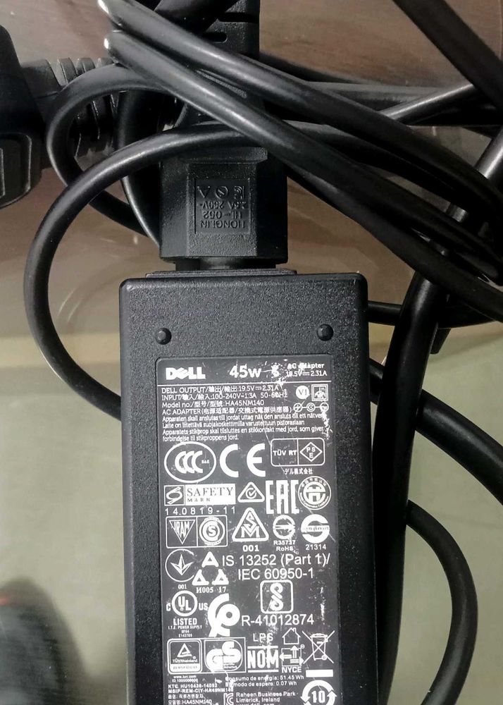DELL 45 WATT LAPTOP CHARGER NEW AND ORIGINAL