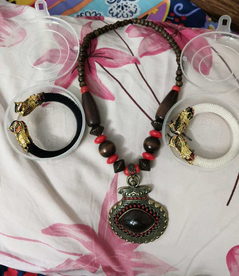 Necklace and Bracelet Set