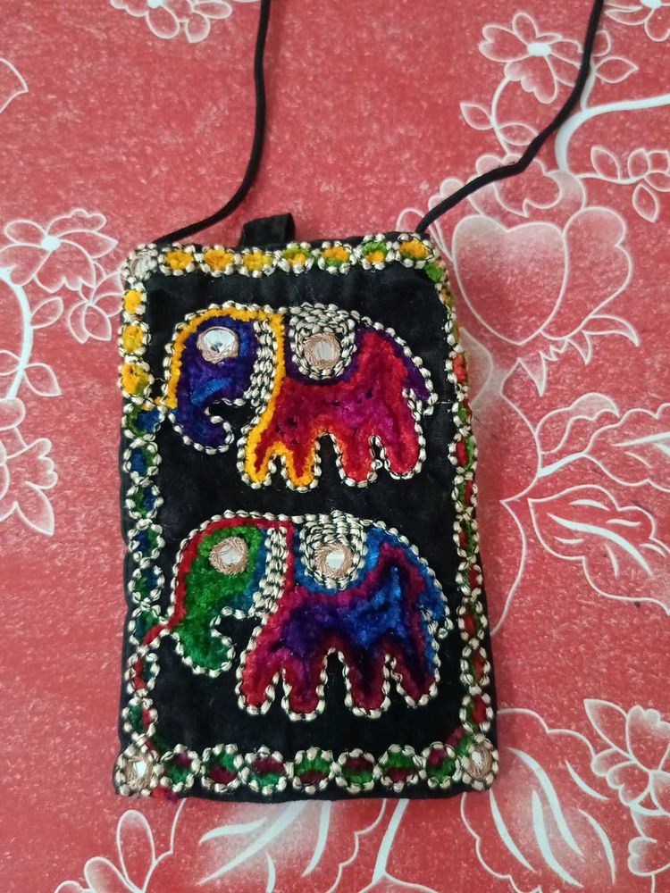 Mobile pouch