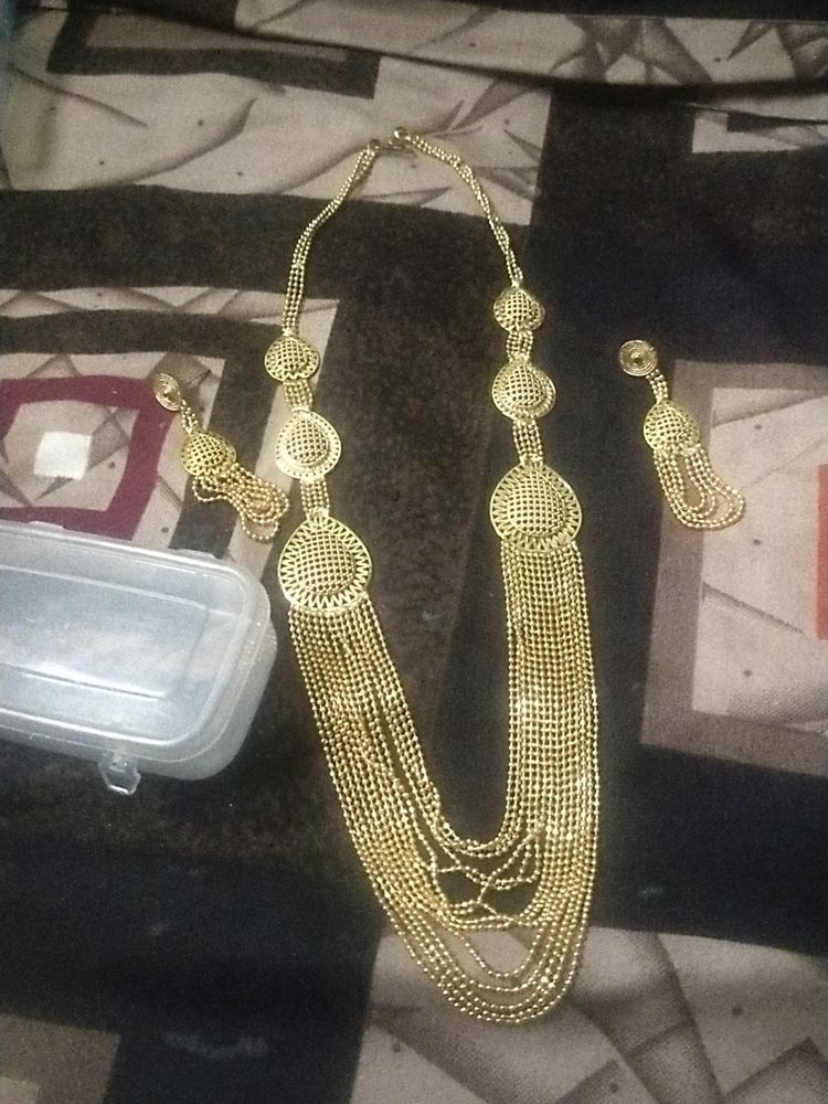 Artificial Gold Neck Set With Free Black Bracelet