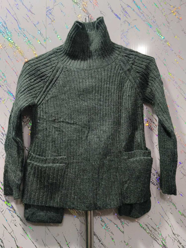Cozy Green Turtleneck Sweater