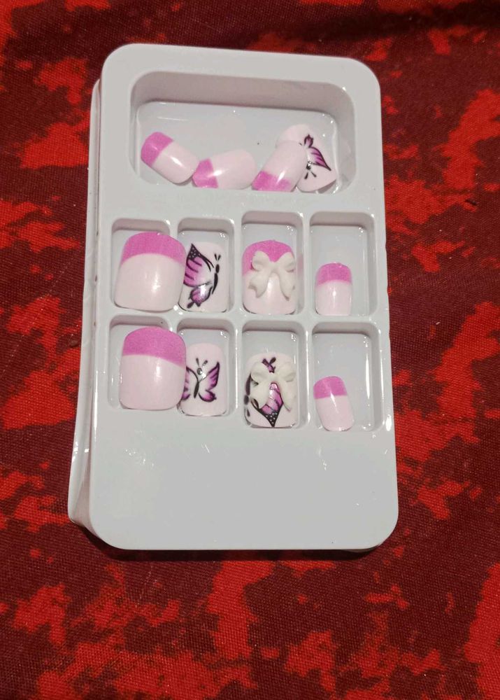 Butterfly Press-On Nails – Quick Stylish