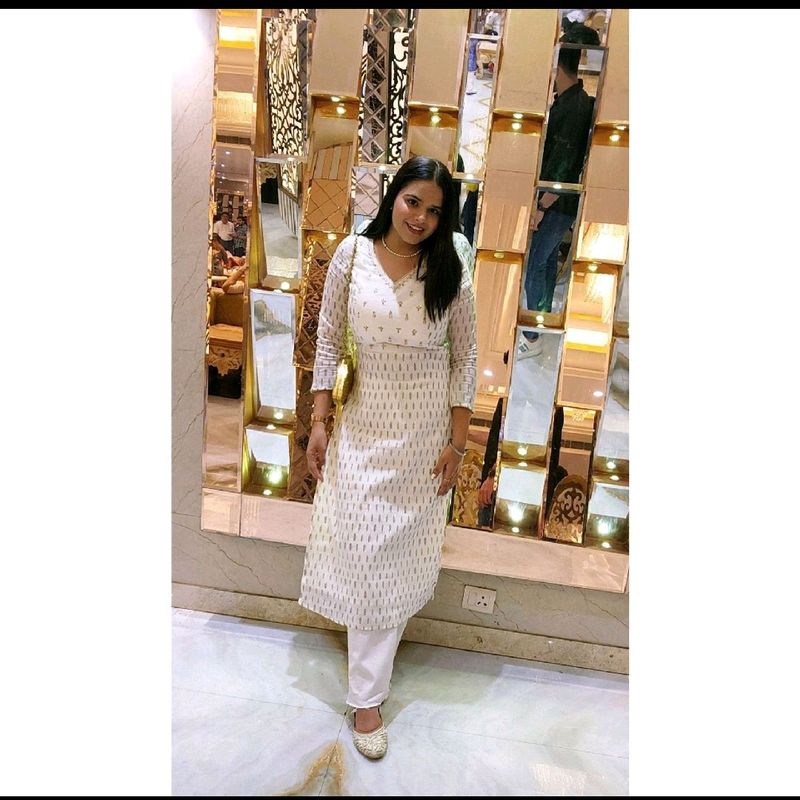 Like New Kurti White Colour No Stain Marks Just Gr