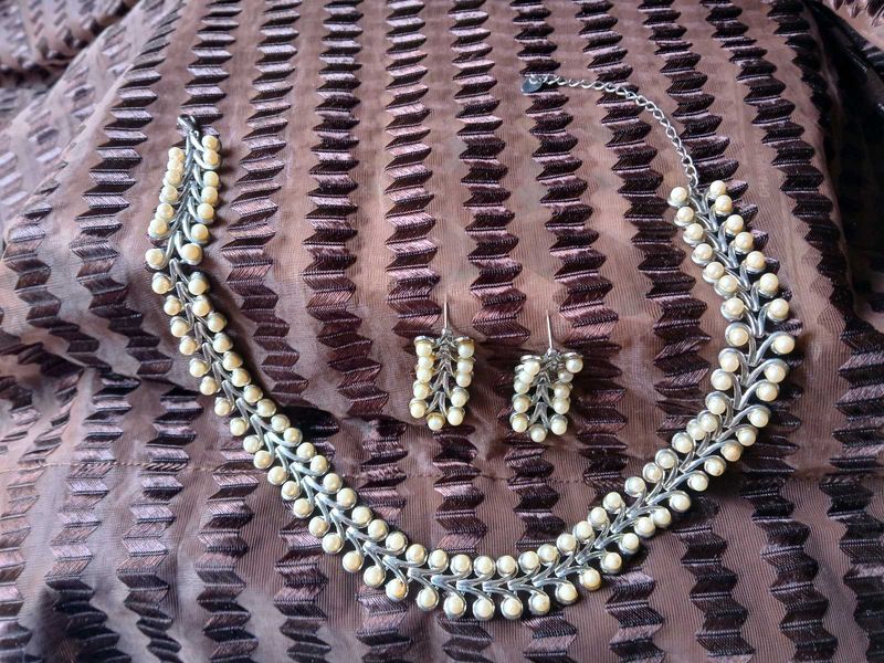 Vintage Pearl Necklace