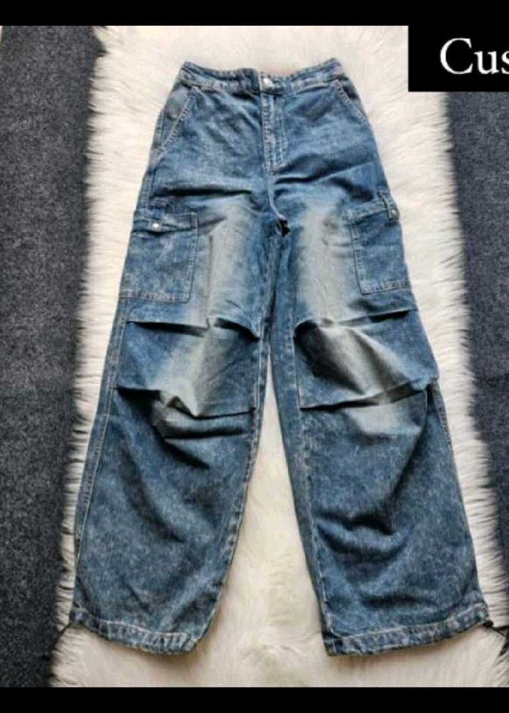 Wide Leg Cargo Jeans