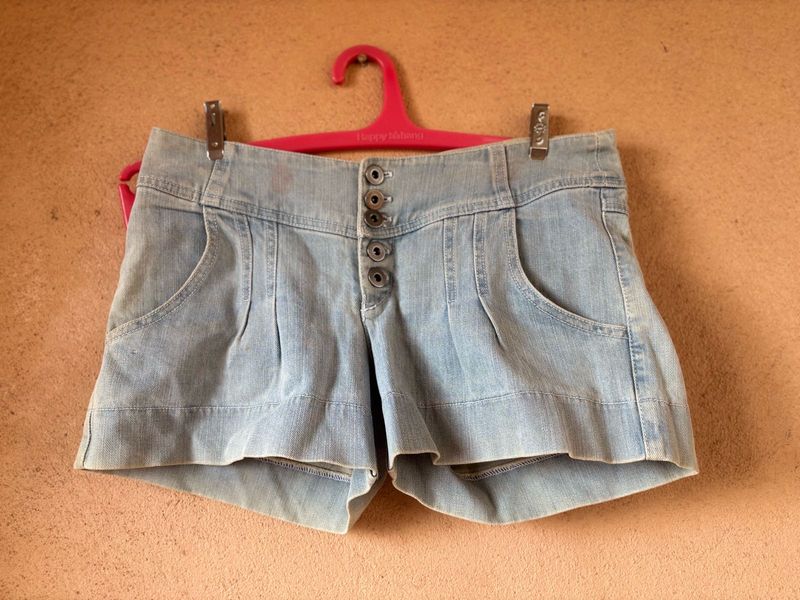 Denim Shots With Attractive Waist Buttons