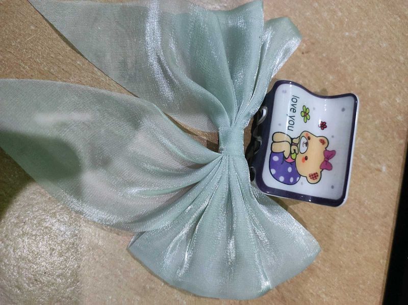 Korean Combo Of Bow Hair Clip &amp; Clutcher