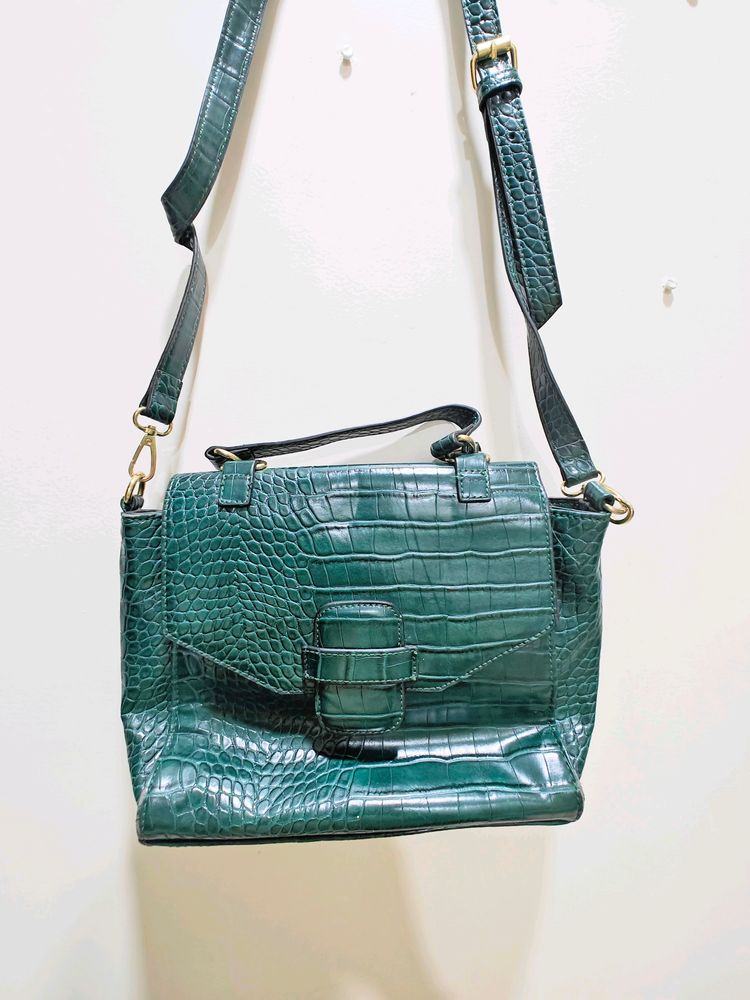 Green Sling Bag.