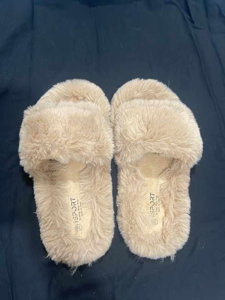 Fluffy Beige Slides
