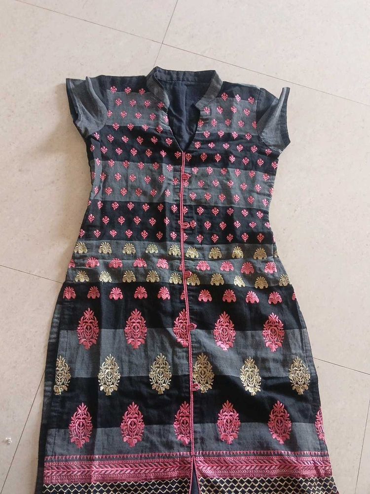 Embroidered Women's Kurta