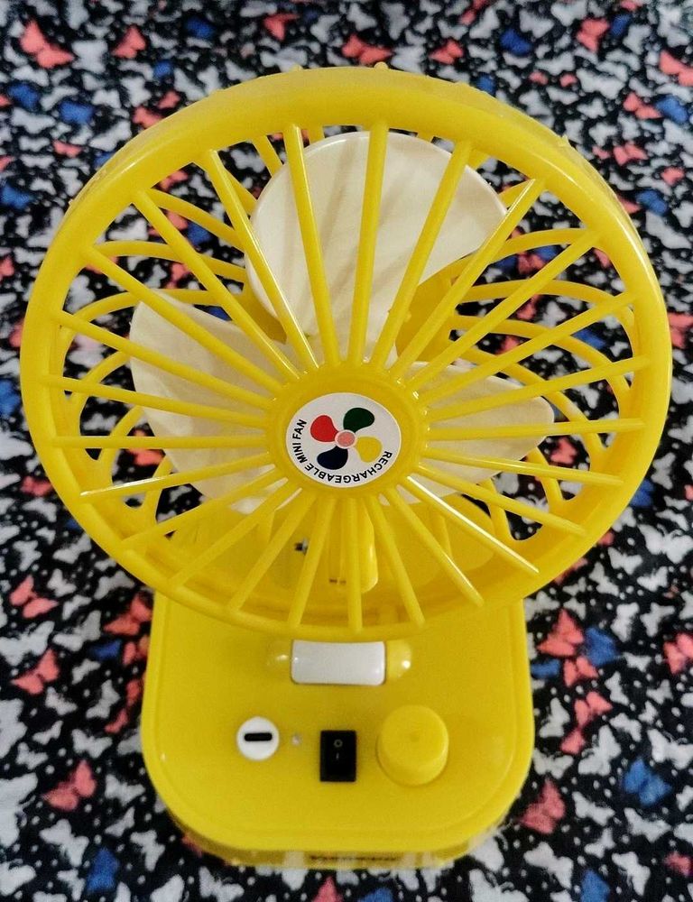 Cute Yellow Mini Fan - Rechargeable❤️