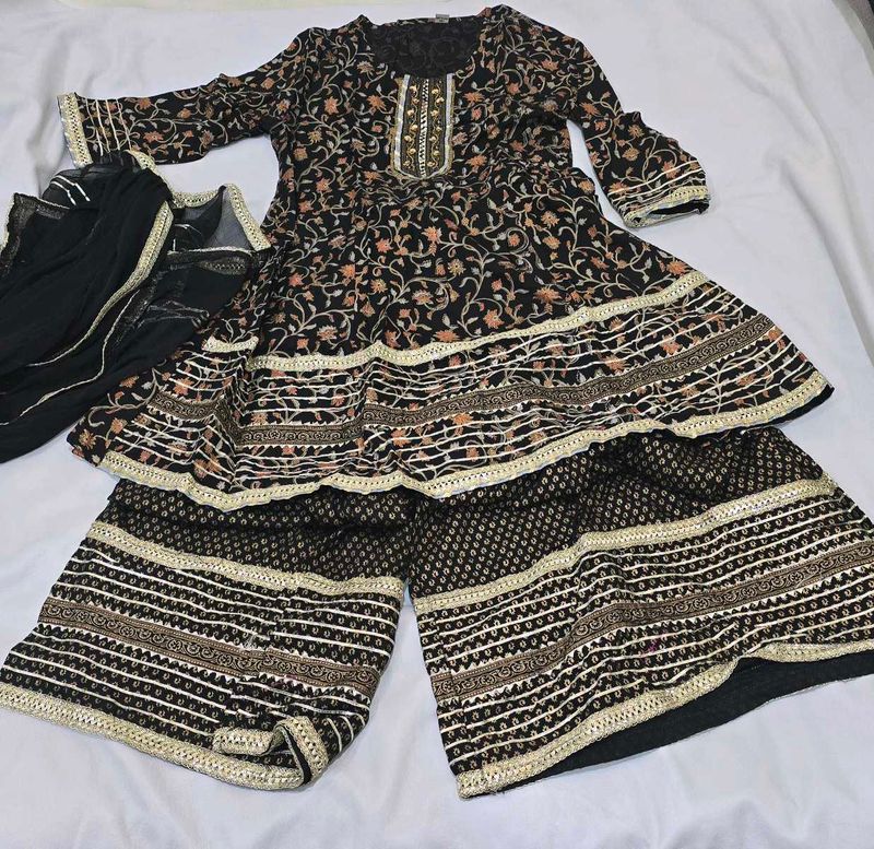 Elegant Black Floral Kurta Set