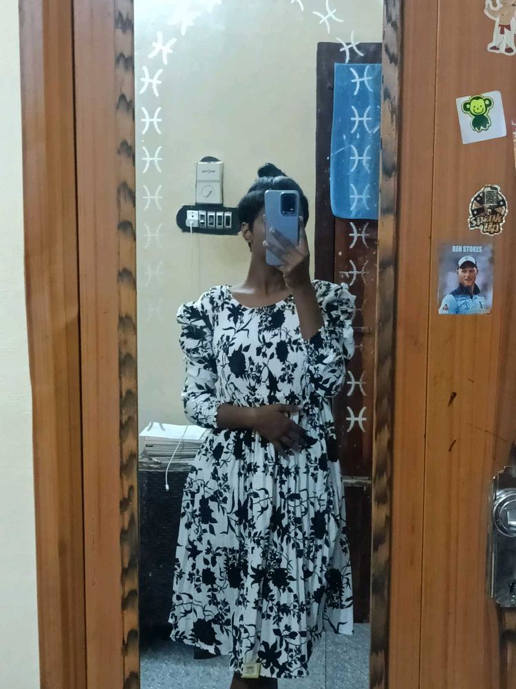 BLACK AND WHITE DRESS