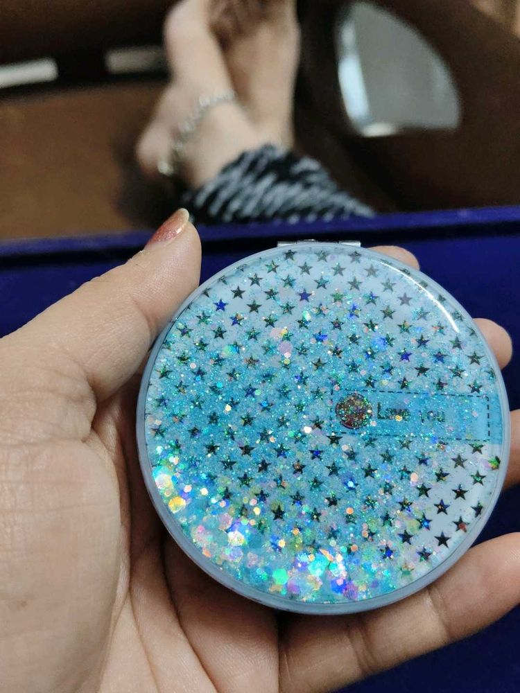 pocket mirror