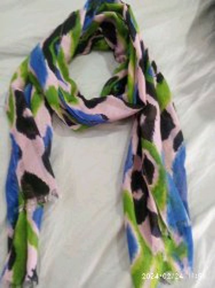 COLOURFUL SCARF