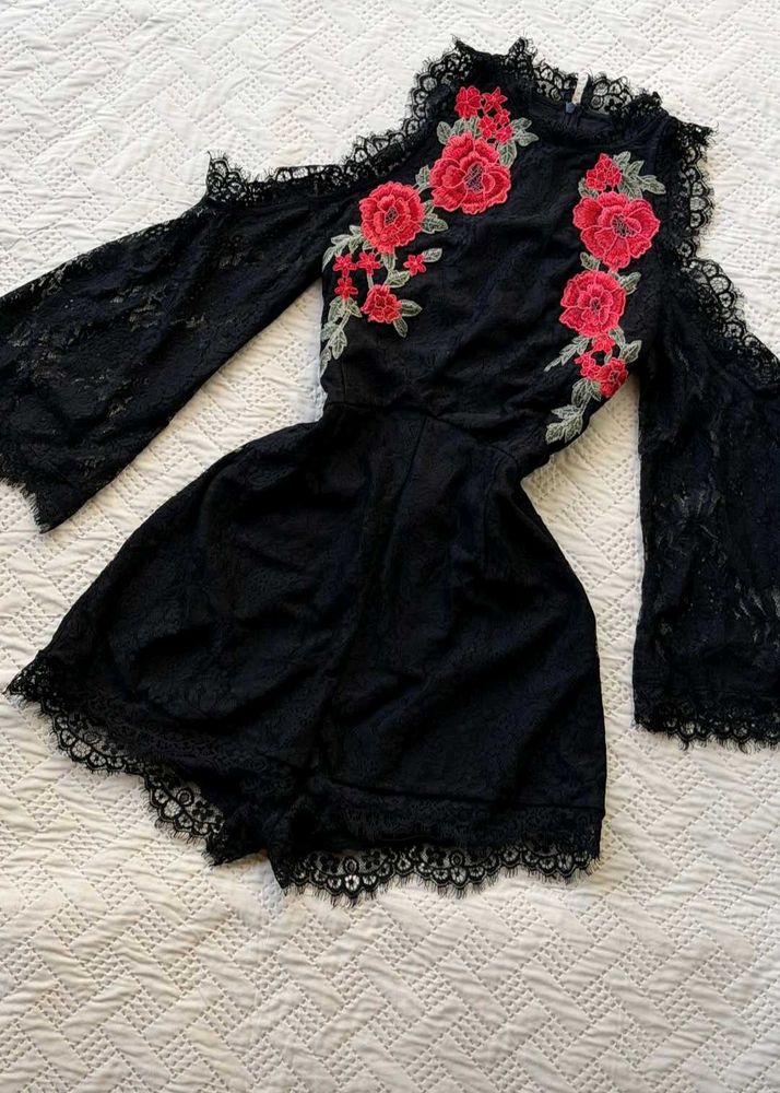 Black Lace Floral Romper ❤️🫶