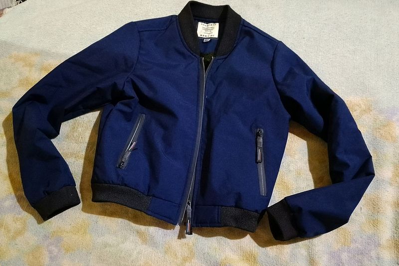 Navy blue thick crop jacket 💙