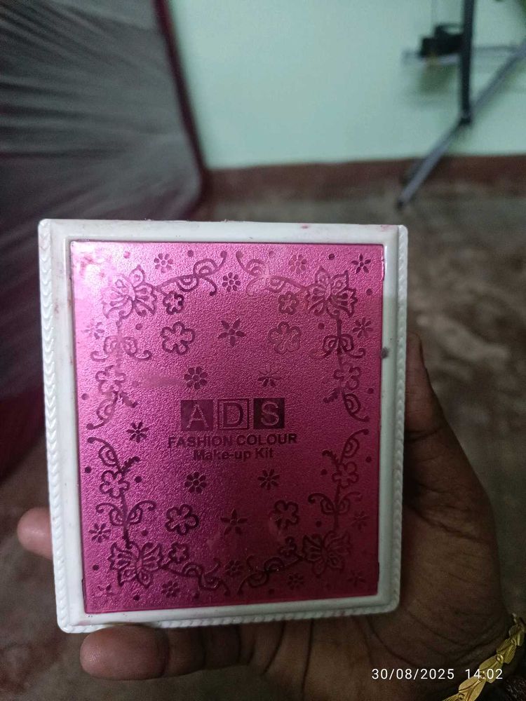 ADS Makeup Kit