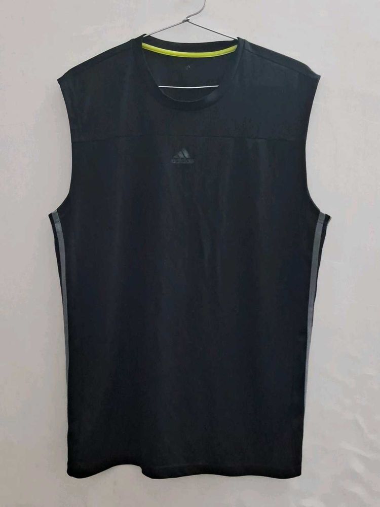 Adidas Black Training T-Shirt🖤🤍