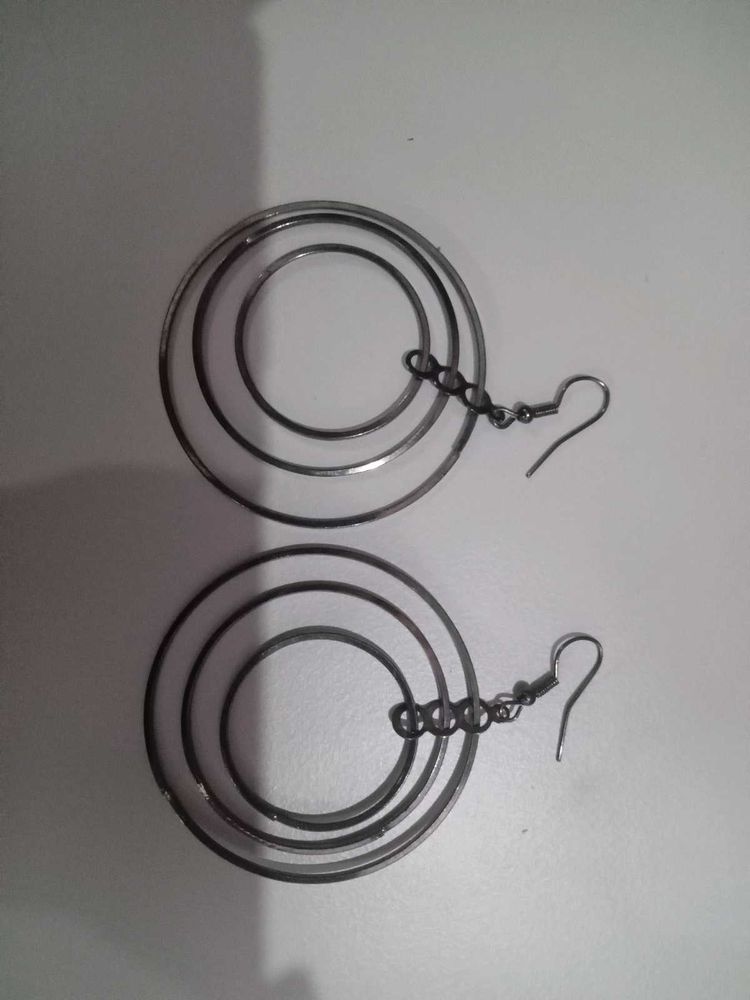 Black earings