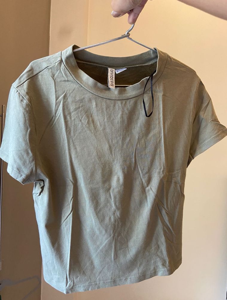 H&amp;M Basic Crop Tee