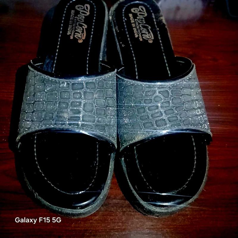 Stylish Popcorn Sandals