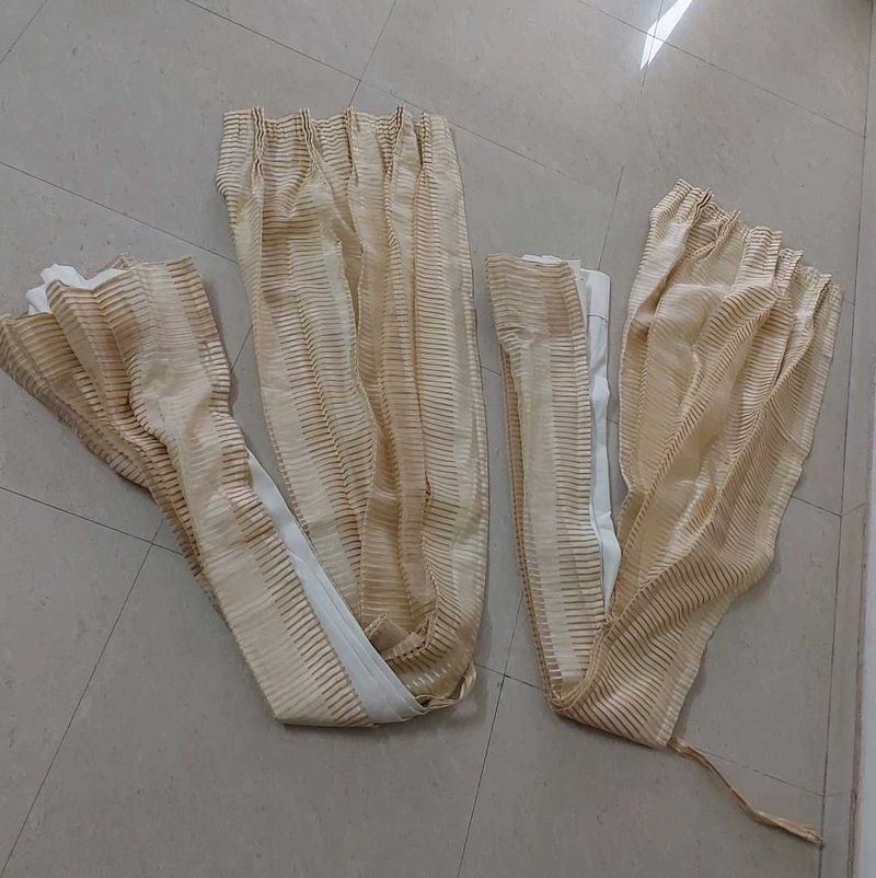 Pack Of 2 Curtains 1 Free