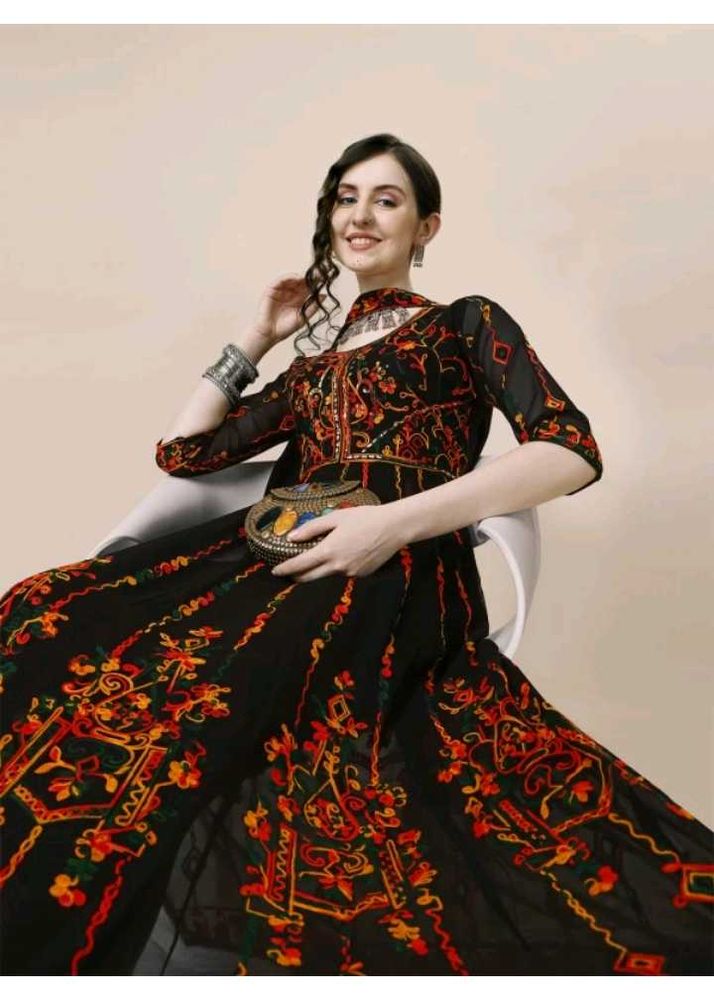 Women Georgette Kurta Dupatta Set