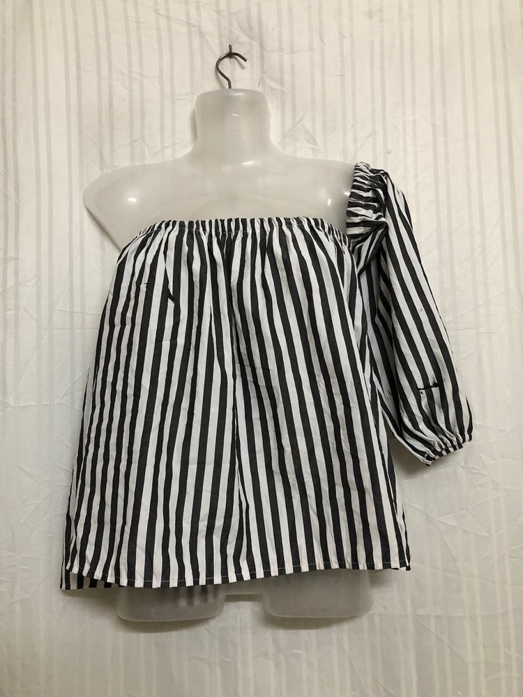White One Side Sleeve Stylish Tops