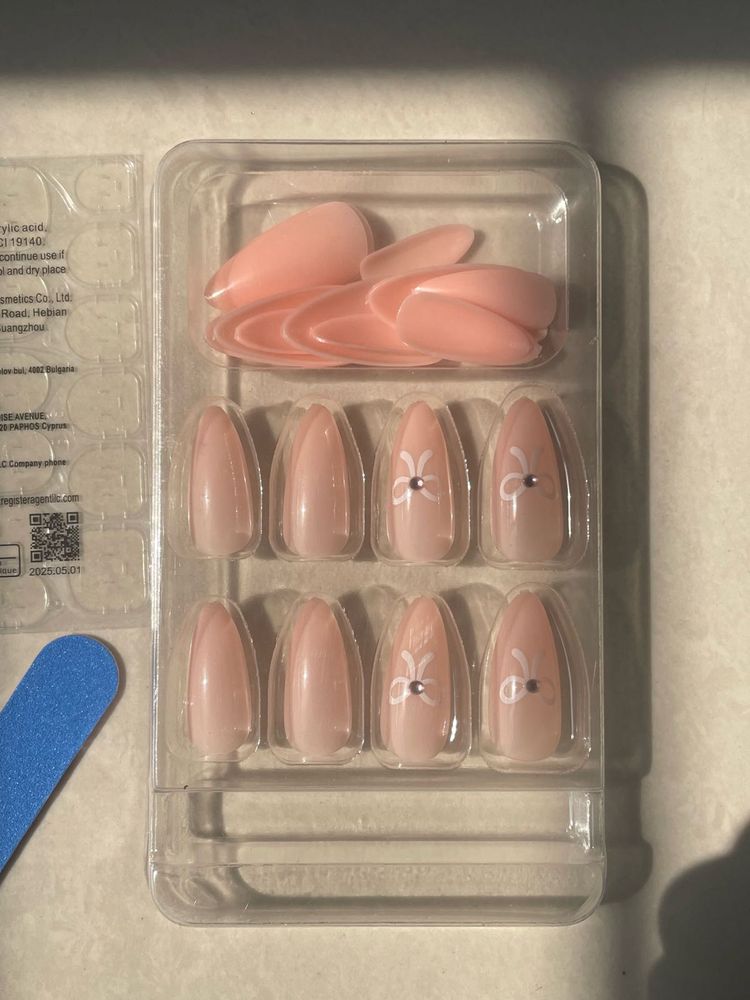 Press-On Nails - Pink