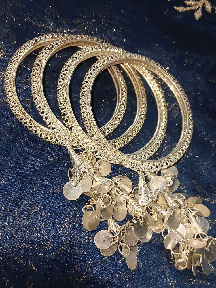 Silver Tone Bangle Set