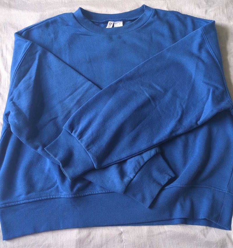 H&amp;M Blue Round neck Sweatshirt