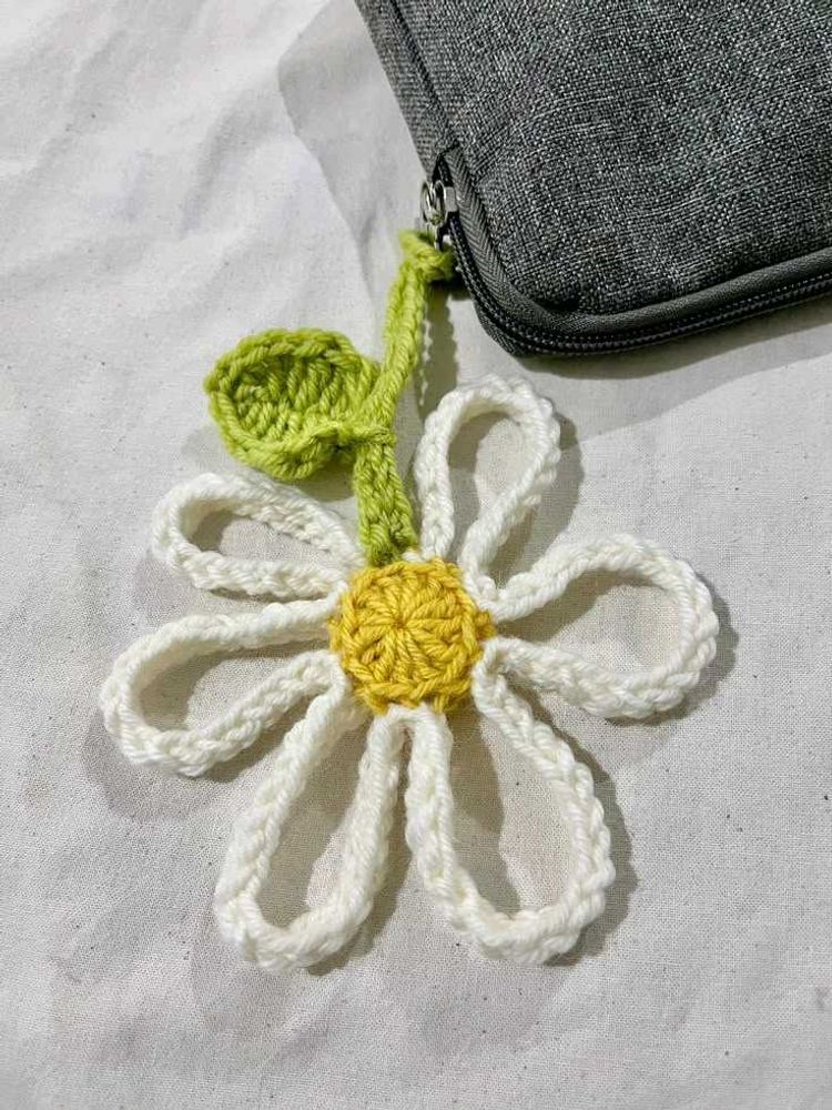 Crochet Daisy Charm