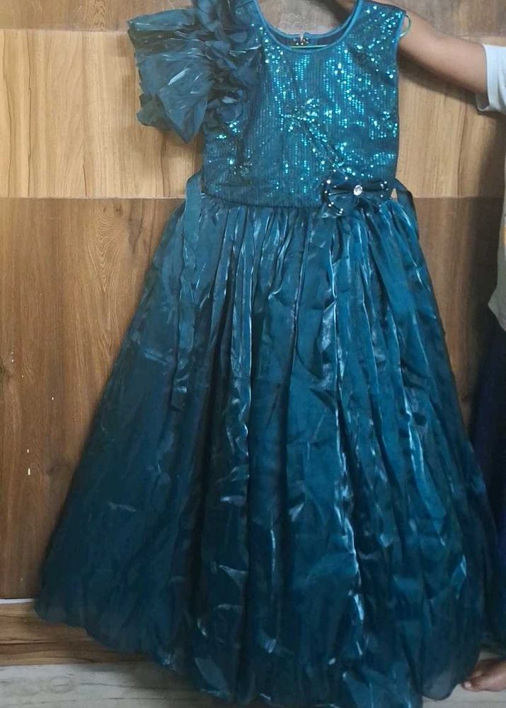 New Frock One Hand Slevee