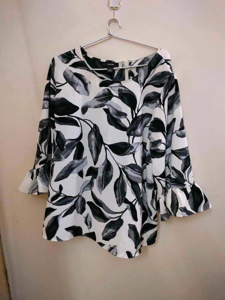 Floral Print Top (Size XXL)