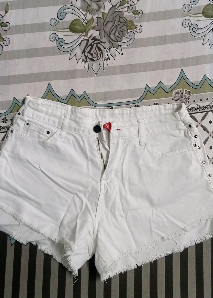 White Shorts For Waist 28-30
