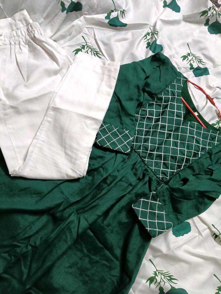 🤩New Green &amp; White Kurta Set A-line