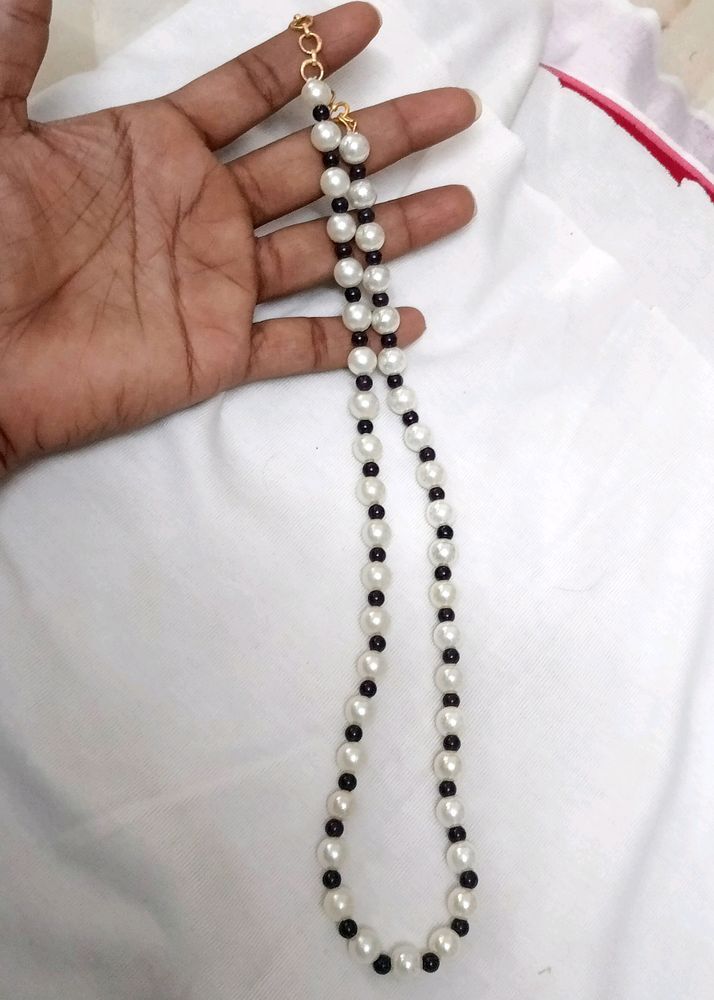 Pearl White And Black Colour Mala