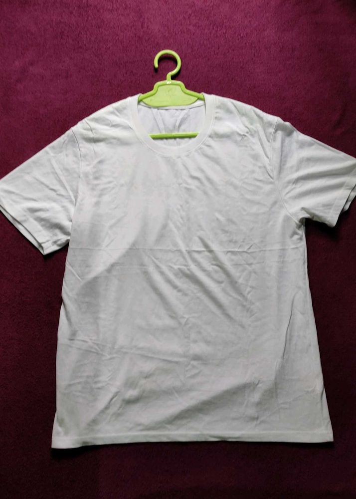 Plain White Tee - Classic &amp; Versatile