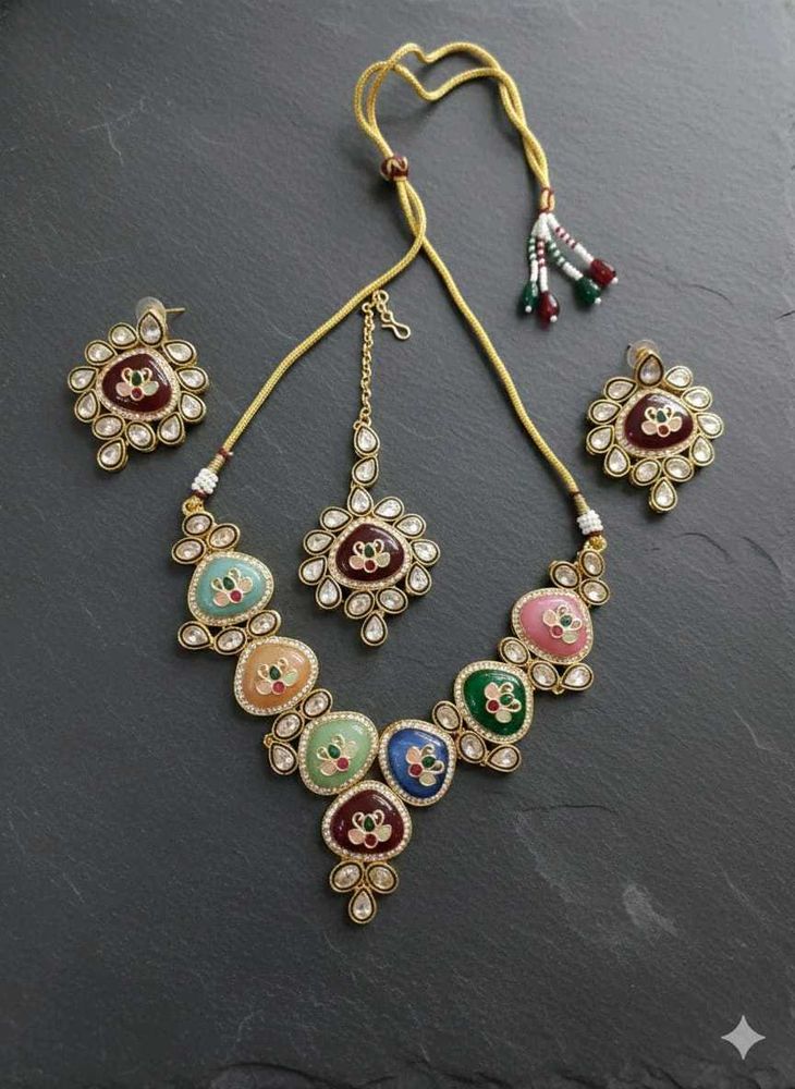 Elegant Kundan Jewelry Set
