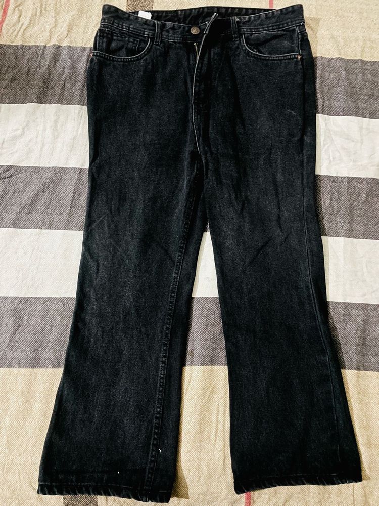 LEVI’s Black Flared Jeans